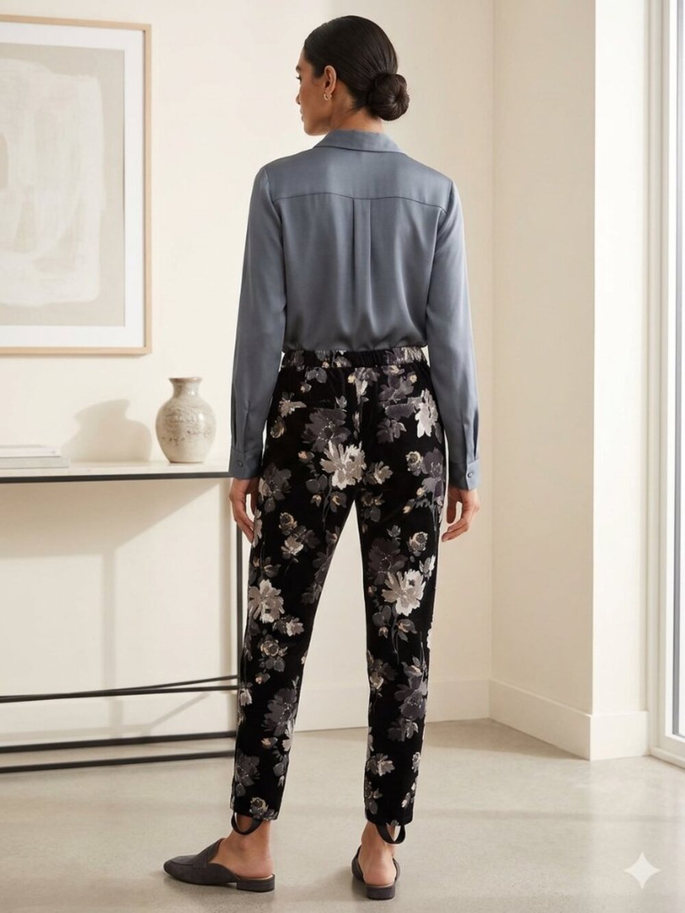 ISAAC MIZRAHI LIVE floral printed velvet stirrup pull on pants knit velvet white
